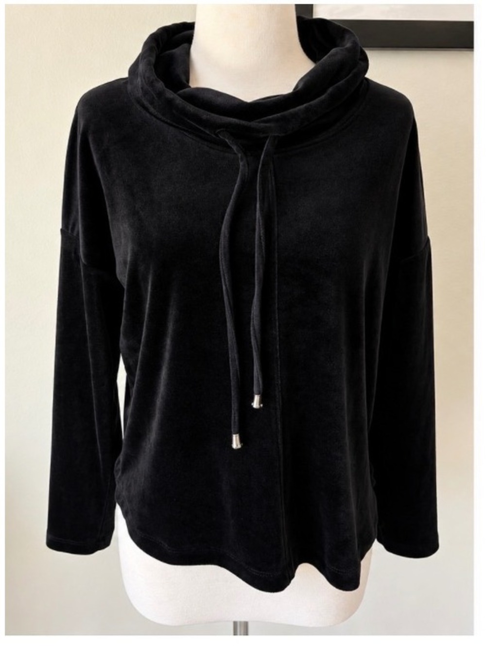 Cable & Gauge Studio Black Velour Cowl Neck Pullover – Size Small